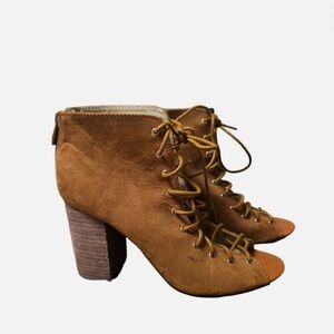 size 6 brown Chinese Laundry Lace Up Peep Toe Block 3.5” Heel